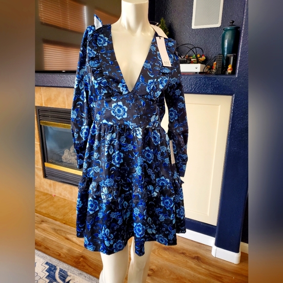 ✨️💝 NWT NSR Napian Sea Road Dress, sz. Medium Women's, GORGEOUS - Picture 1 of 2
